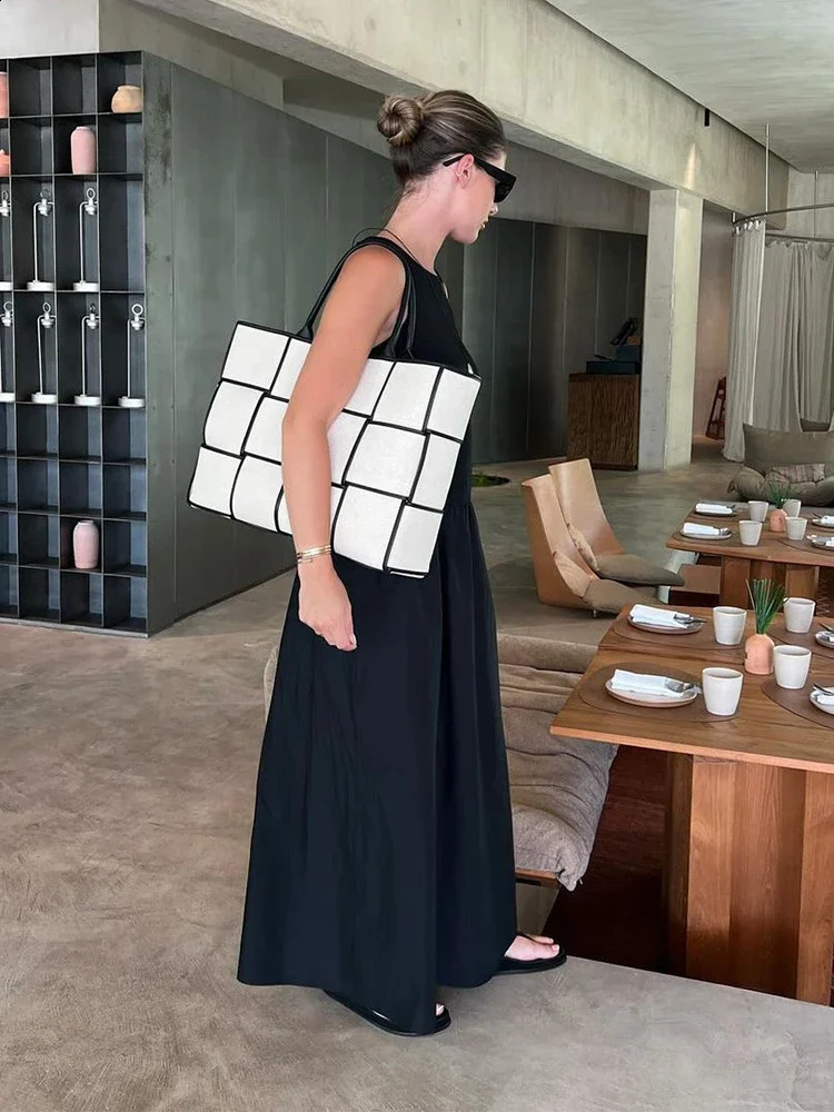Summer Women Black Backless Sleeveless Dress Casual Loose O Neck Long Dresses Chic Female Street Vacation Outfits 240810