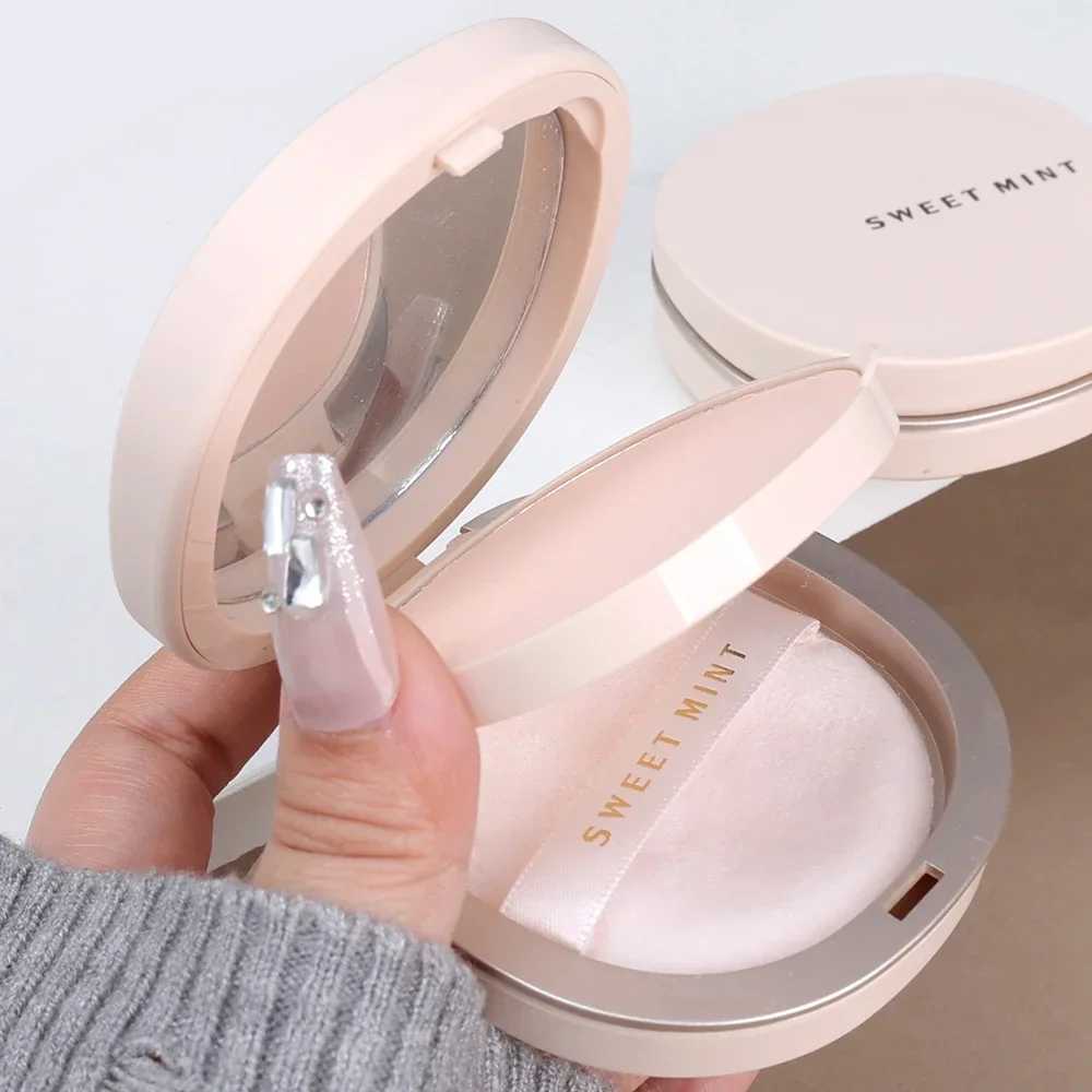Waterproof Pressed Powder Transparent White Brighten Oil Control Concealer Lasting Natural Face Makeup Setting Powder CosmeticXJ250224