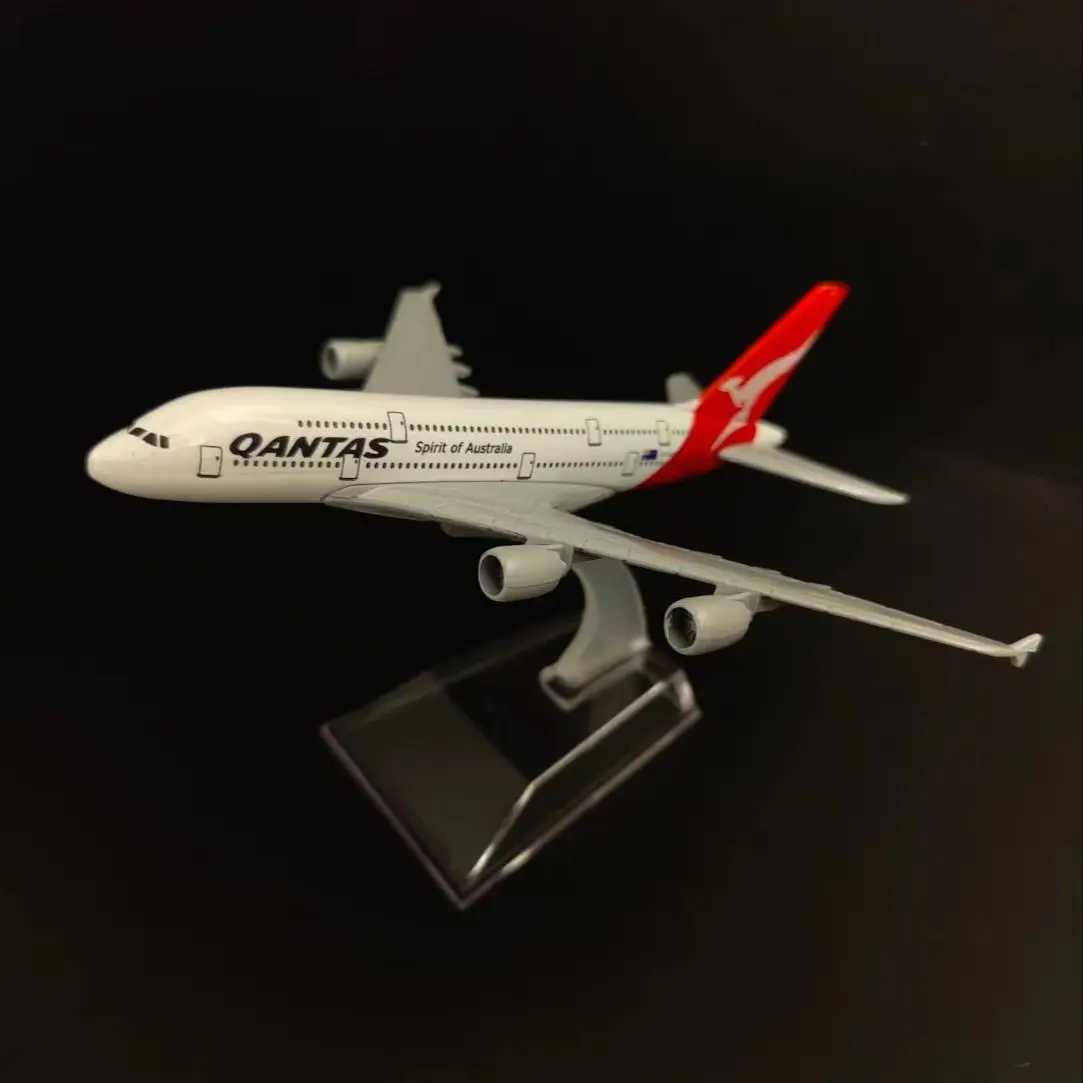 Scale 1 400 Metal Aircraft Model Qantas A380 Airplane Diecast Plane Aeroplane Home Office Decor Mini Moto Toys for Boy Y240809