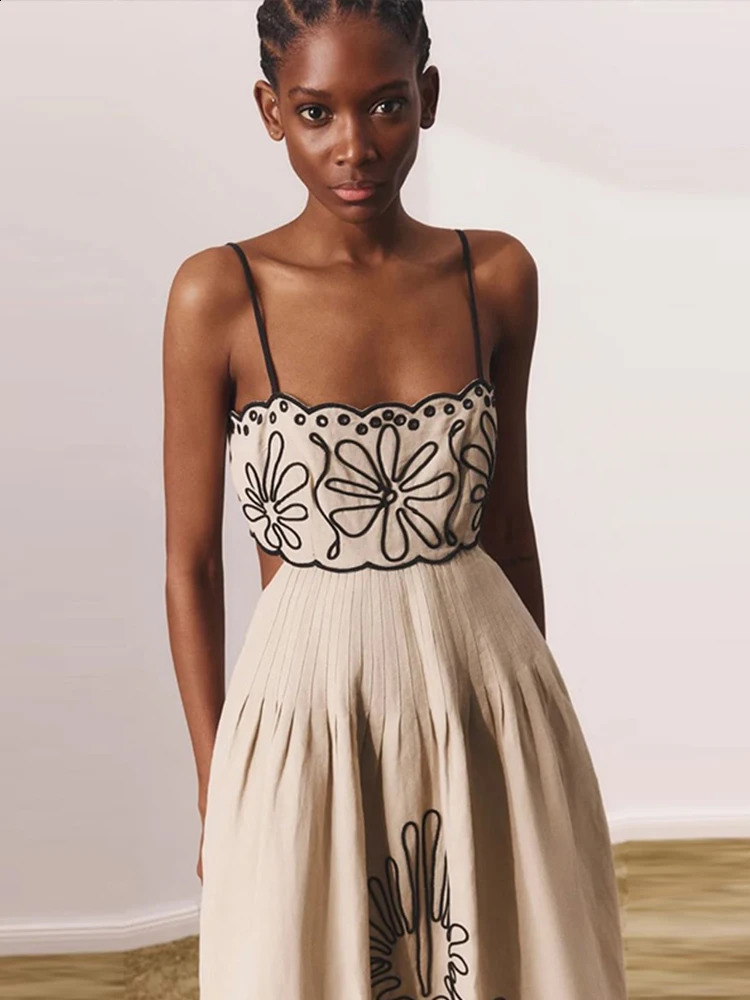 Vintage Embroidery Women Sling Dress Sexy Hollow Out Sleeveless Backless Wave Hem Lady Dresses Summer Beach Ladies Robe 240810