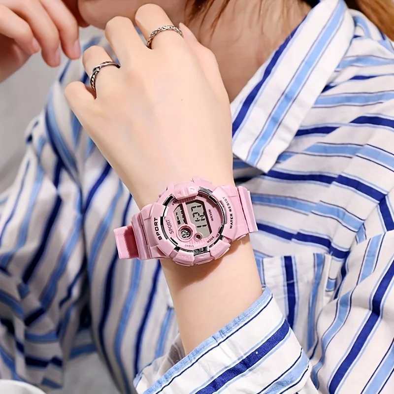 Small Fresh Sweet Large Dial Watch Male And Female Student Couples Sports Swimming Waterproof Glow-In-The-Dark Electronic Watch Y240809