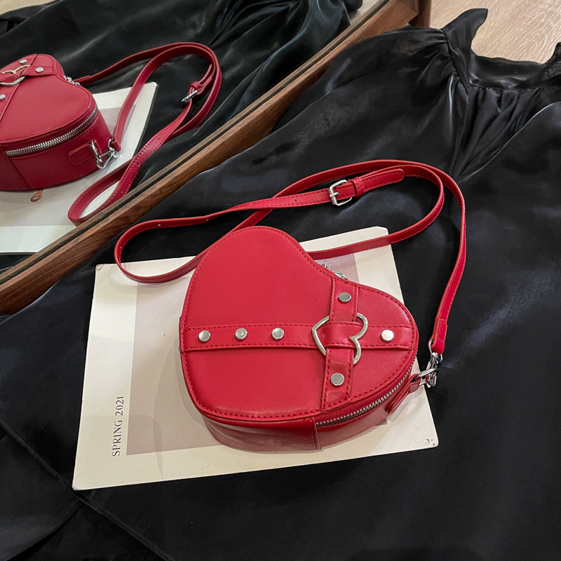 Fashion Designer Original Mini Handbag With Heart shaped Shape High quality And Multifunctional Compact Women s Rivet Shoulder Bag 2025 New Women s Wa