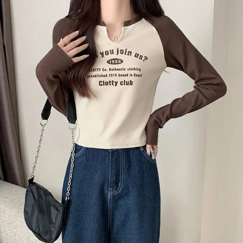 Autumn casual Korean patch work V-neck long sleeved T-shirt womens clothing simple letter slim fit top womens fully matched T-shirt 240826