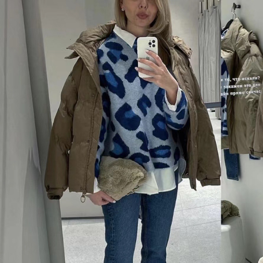 Wind style semi high neck top leopard print loose knit sweater long sleeved autumn/winter pullover, versatile jacquard fashion for outerwear dongdumao