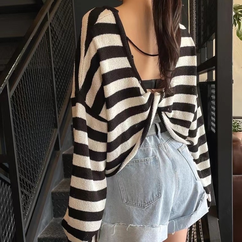 Korean Chic Autumn/Winter French Lazy Style Back Twisted Design Loose and Versatile Thin Long Sleeve Knitted Top for Women dongdumaoyi