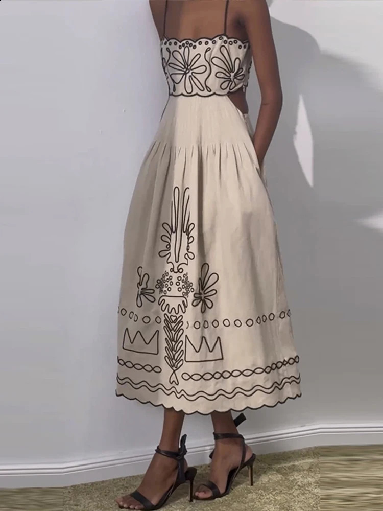 Vintage Embroidery Women Sling Dress Sexy Hollow Out Sleeveless Backless Wave Hem Lady Dresses Summer Beach Ladies Robe 240810