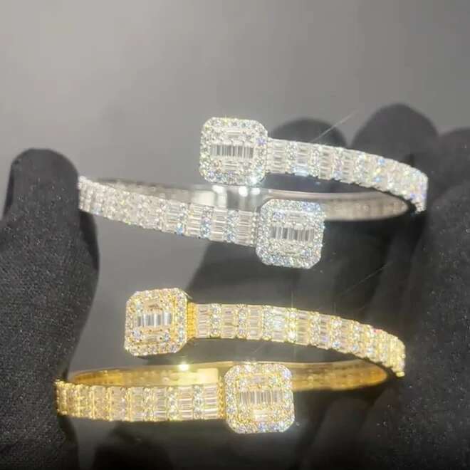 Hiphop Bracelet Sterling Sier Gold Plated Hand Setting Customized Iced Out VVS Baguette Moissanite Bangle