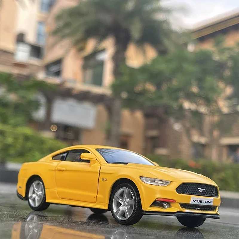 1 36 Ford Mustang GT Alloy Sports Car Model Diecasts Metal Toy Vehicles Car Model High Simulation Childrens Toys Gift Collection Y240809