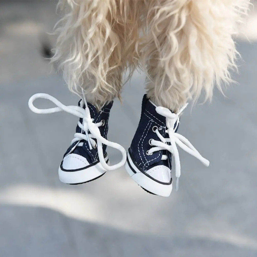 High quality 4pieceset pet shoes with adjustable drag waterproof puppy boots cute dustproof supplies 240809