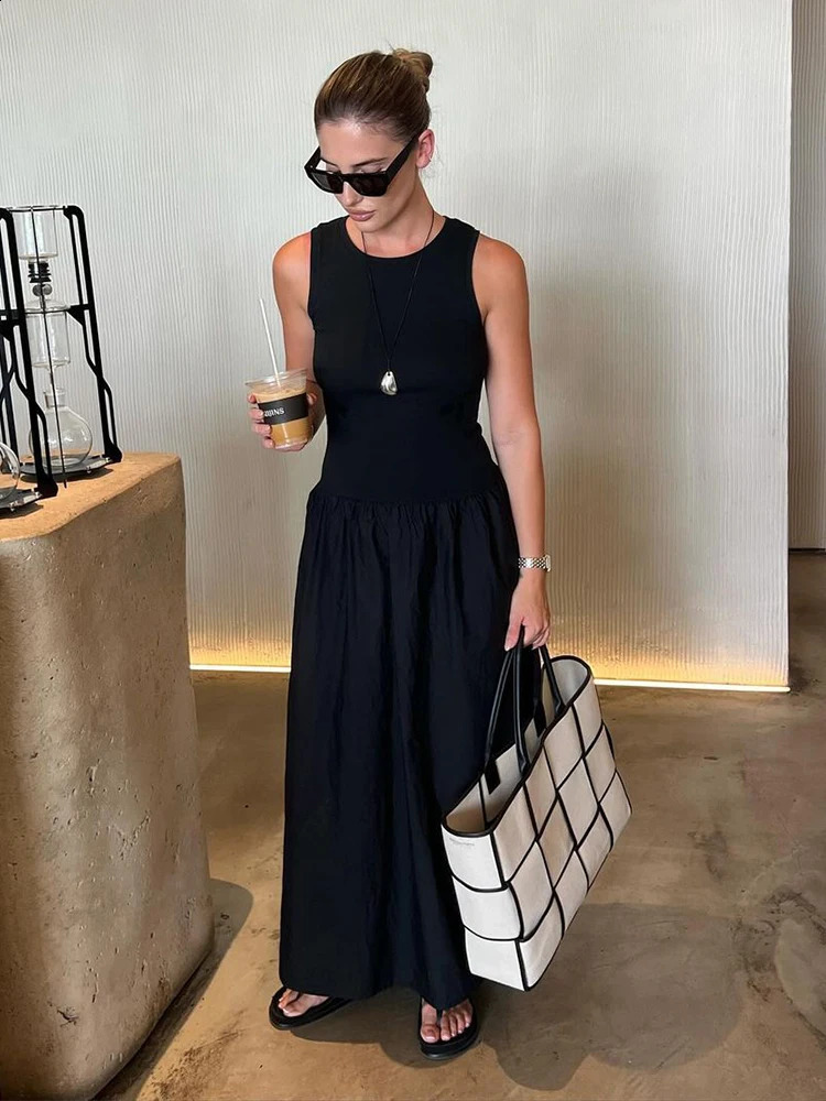 Summer Women Black Backless Sleeveless Dress Casual Loose O Neck Long Dresses Chic Female Street Vacation Outfits 240810