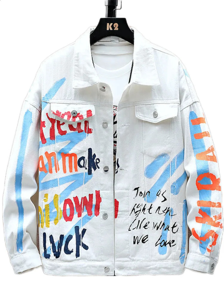 Cowboy Hip Hop Chic Letters Printed Jeans Jacket Men Casual Streetwear Short Style Loose Denim Jacket Coat Men Spring Jacket 240816