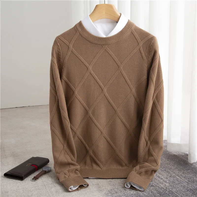 CAIXINGLE Round Neck Large Plaid Knitted Sweater Mens High-End Woolen Sweater Pullover Loose Comfortable Top 240809