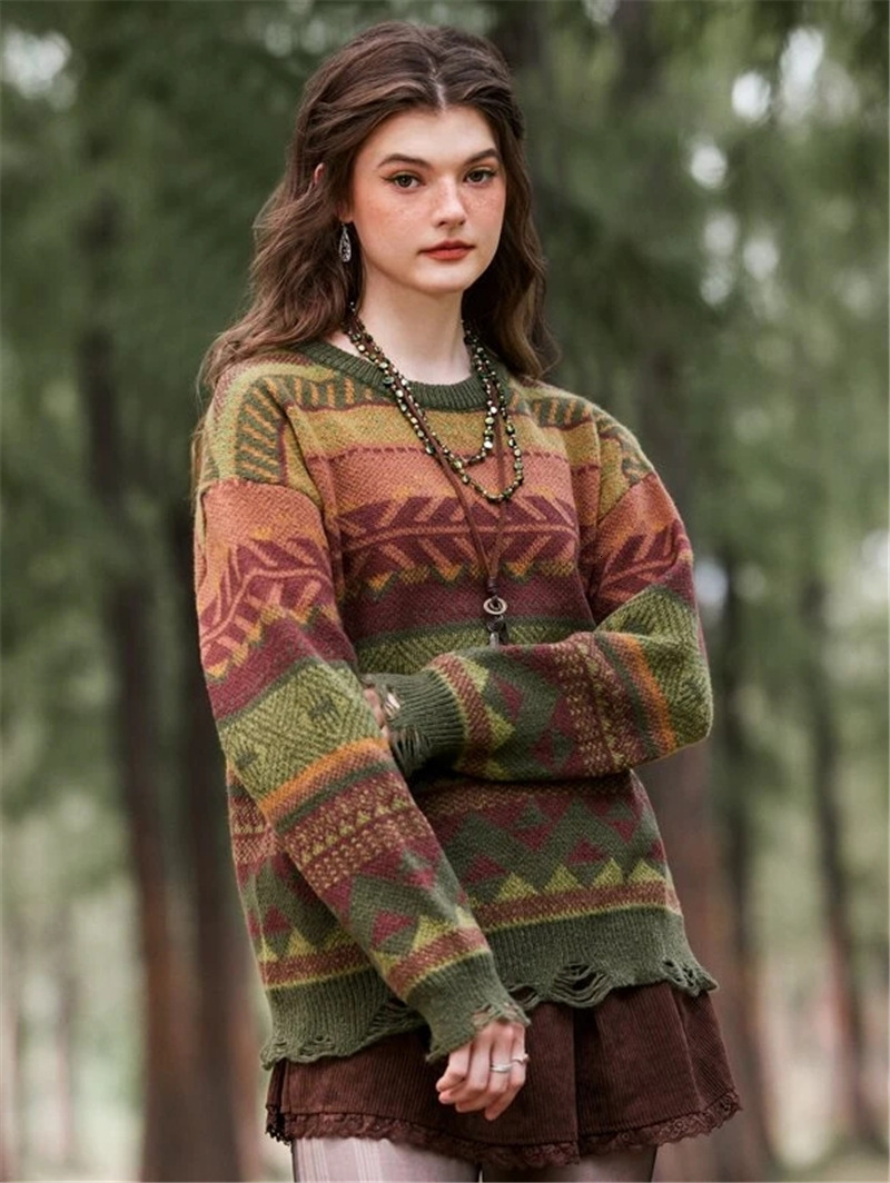 New Autumn and Winter Loose Round Neck Geometric Pattern Perforated Knitted Long Sleeved Sweater