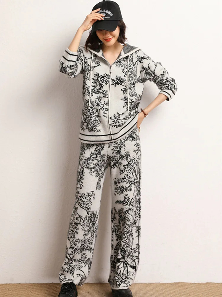 Leisure Fashion Sports Set Age Reducing Knit Shirt 2 Piece For Womens High-end Grade Printed Hooded Sweater Wide Leg Long Pant 240809