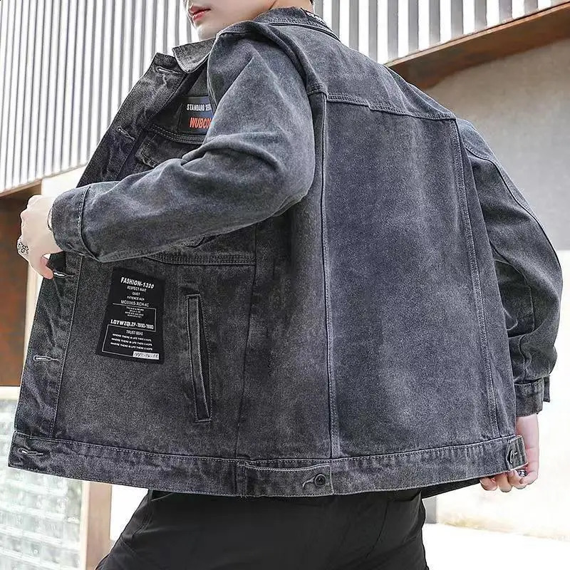Denim Jacket Men Printed Black Streetwear Bomber Jacket Embroidery Spring Autumn Windbreaker Blue Jean Korean Fashion Loose 240816