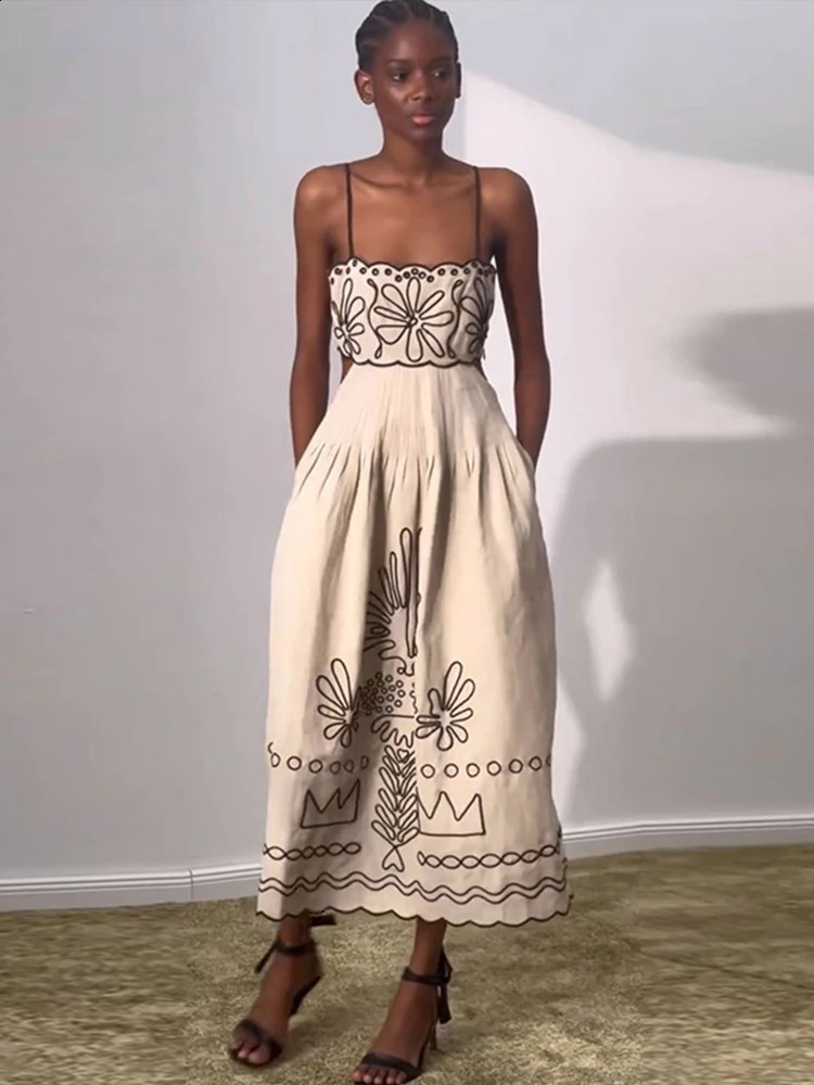 Vintage Embroidery Women Sling Dress Sexy Hollow Out Sleeveless Backless Wave Hem Lady Dresses Summer Beach Ladies Robe 240810