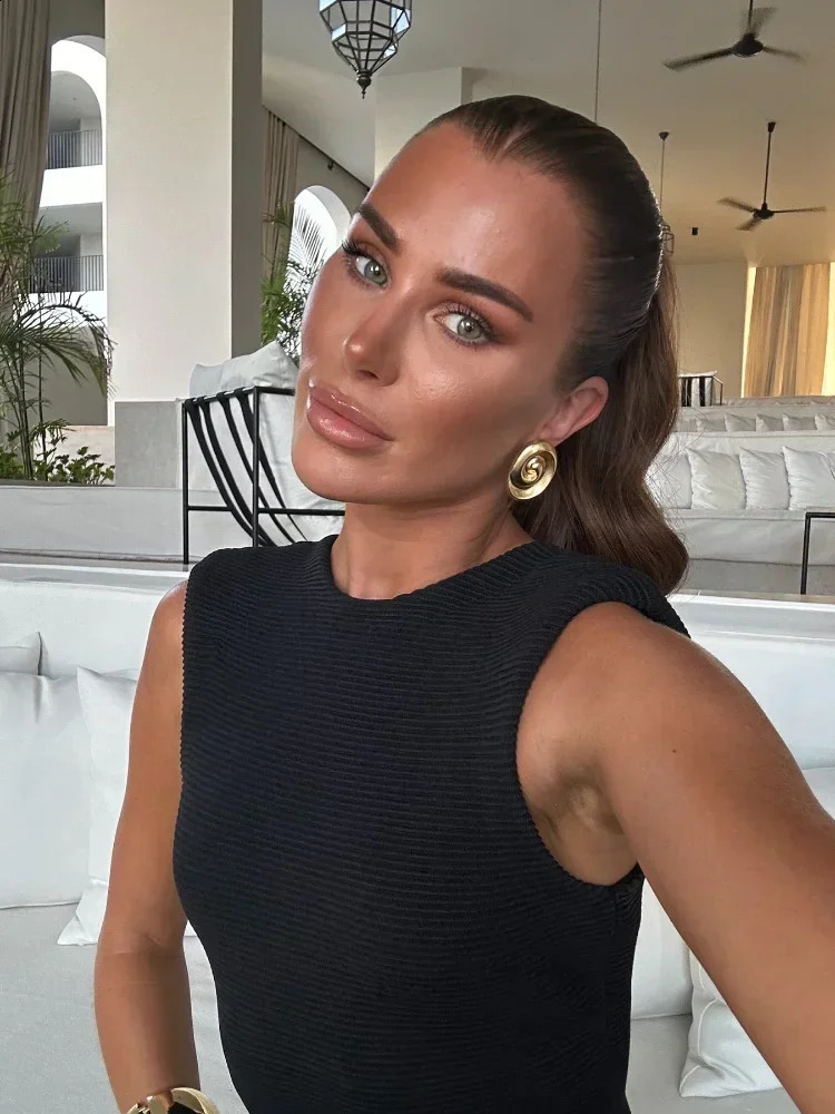 Fashion Elegant Solid Raffia Spliced Knitted Midi Dress Women Backless Sleeveless Shoulder Pad Slim Robe Lady Chic Party Vestido 240810