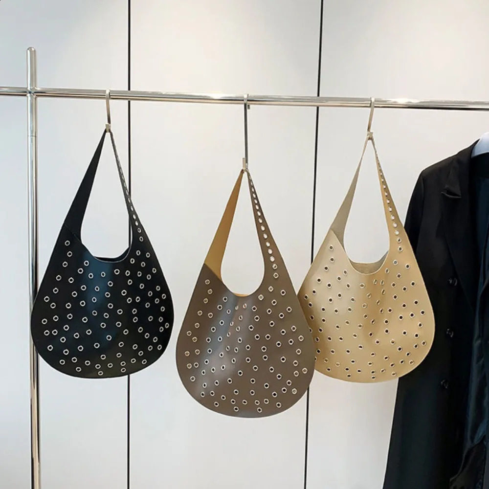 Large capacity shoulder bag 2024 fashionable retro commuting casual small square womens 240809Z