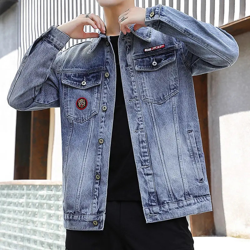Denim Jacket Men Printed Black Streetwear Bomber Jacket Embroidery Spring Autumn Windbreaker Blue Jean Korean Fashion Loose 240816