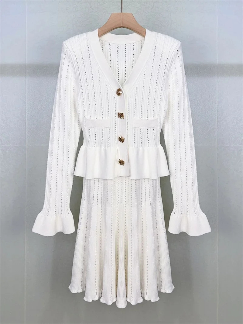 Early Autumn Women White Splicing Ruffle Mini Dress V-Neck Single-Breasted Lady Long Sleeve Slim Elegant Knit Robe 240810