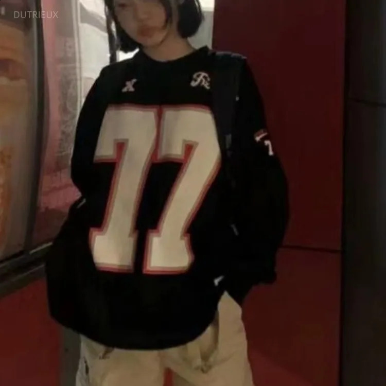 Y2k letter printed black Tshirt for women Japanese 2000s style hippie oversized long sleeved Grunge Harajuku Emo top 240810