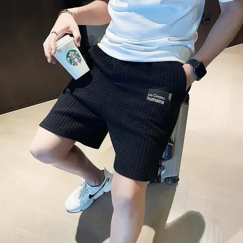 Mens shorts waffle white loose mens shorts with wide pockets Y2k pants 2024 personalized 3rd quarter elastic essential Xxl240810