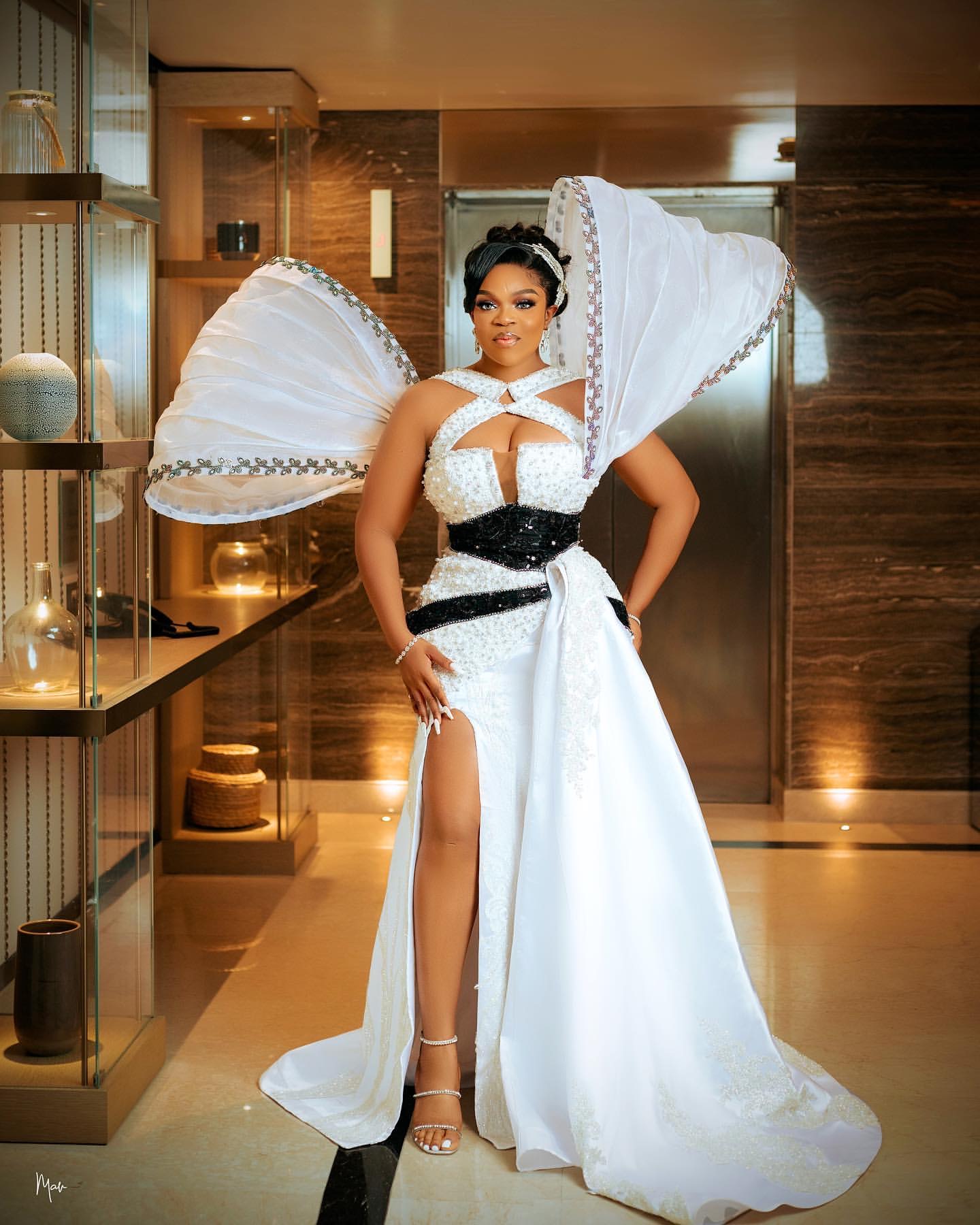 2024 Plus Size White Mermaid Prom Dress Satin Promdress Crystals Pearls Stylish Evening Formal Party Second Reception Birthday Engagement Gowns Dresse
