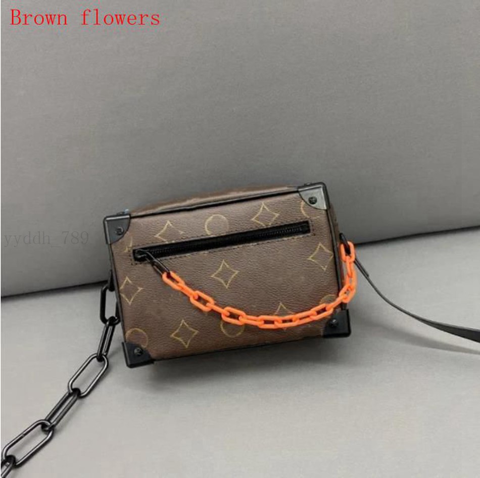 Designer Women's Fashion Leather Emed Old Flower Chain Purse Handdesigner bag Letters Stripe Half Moon Tote Crossbody designer bag Wallet de