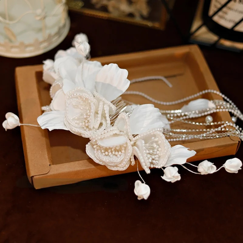 Bridal Satin Pearl Flower comb Beaded Tassel Hairpin Simple and Advanced Wedding Hair Accessories. 240805