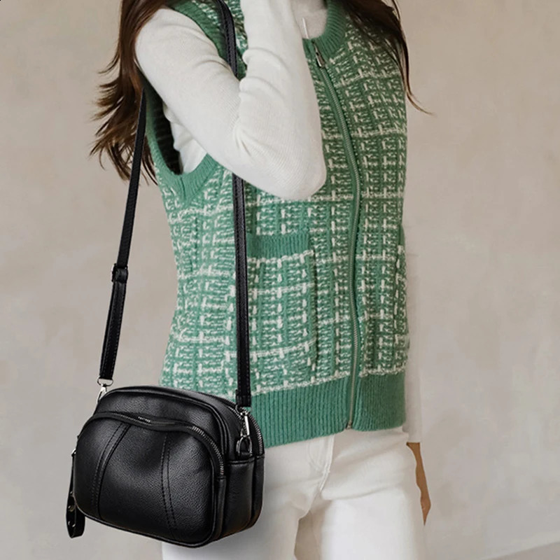 Solid Color Fashionable Rivet Zipper Womens Mobile Phone Bag Simple Soft Leather Shoulder Crossbody Small Square y240823