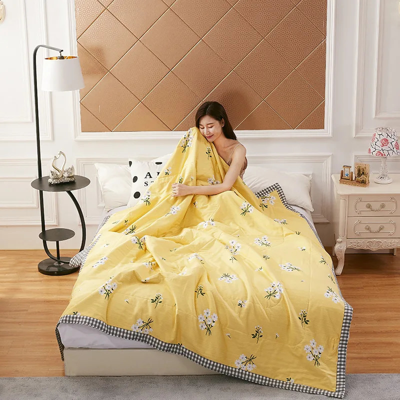 Blanket Summer Cotton Quilt Thin Air Conditioning Comfortable Soft Breathable Office Sleepwear Quilt Bed Cover and Bed 240812bj