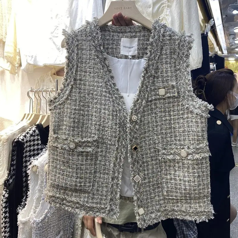 Small Fragrant Tweed Vest Women V Neck Sleeveless Outer Tank Tops Jacket Women Autumn Winter French Style Chic Waistcoat 240810