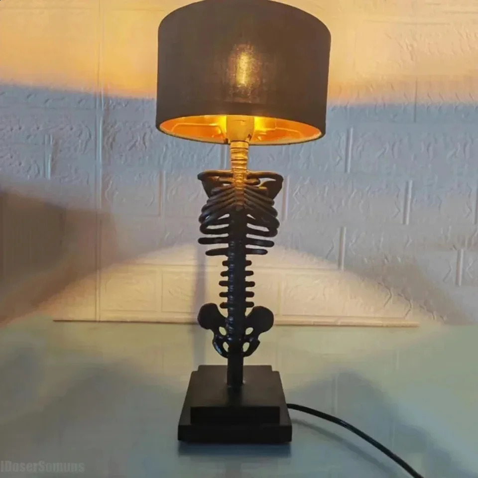 Skull Table Lamp Skeleton Horror 3D Statue Creative Party Ornament Prop Halloween Home Decoration Atmosphere Lamp Night Light 240810CJ