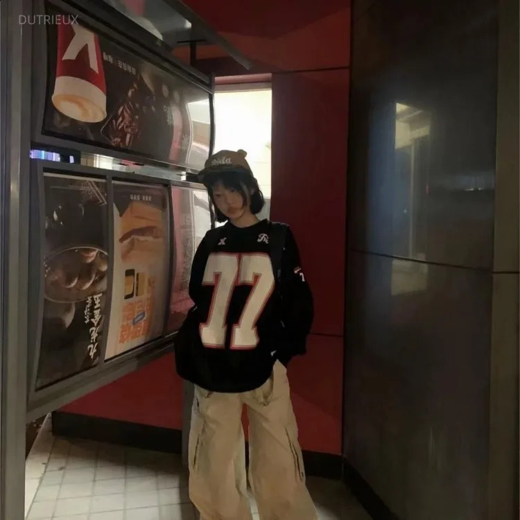 Y2k letter printed black Tshirt for women Japanese 2000s style hippie oversized long sleeved Grunge Harajuku Emo top 240810