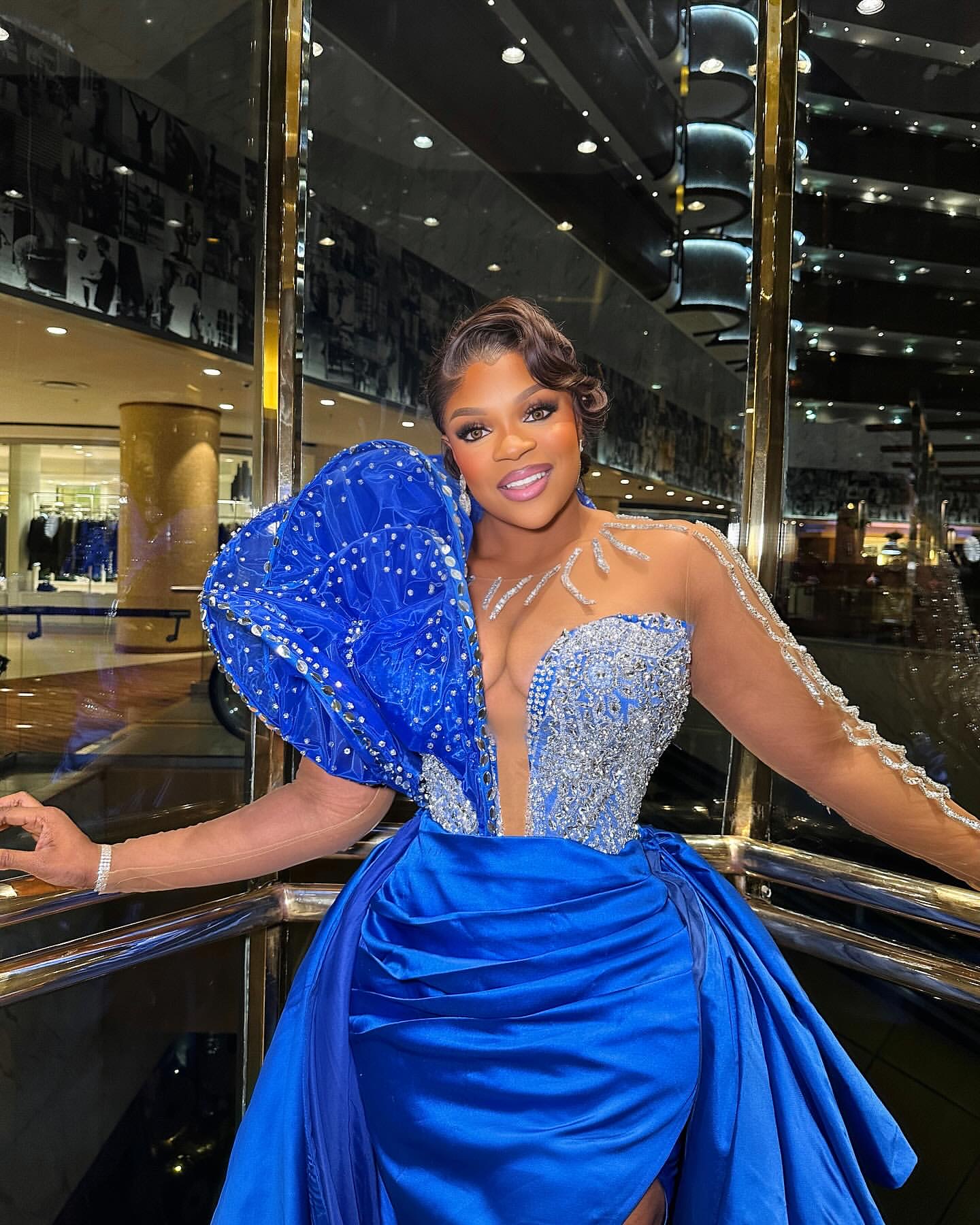 2024 Plus Size Royal Blue Sheath Prom Dress Satin Promdress Beaded Crystals Evening Formal Party Second Reception Birthday Engagement Gowns Dresses ZJ