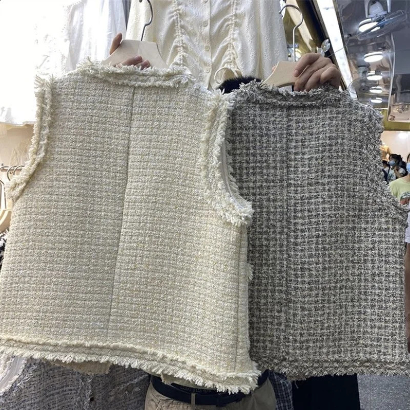 Small Fragrant Tweed Vest Women V Neck Sleeveless Outer Tank Tops Jacket Women Autumn Winter French Style Chic Waistcoat 240810