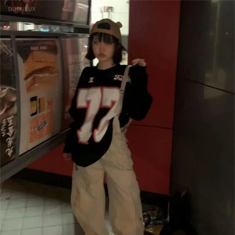 Y2k letter printed black Tshirt for women Japanese 2000s style hippie oversized long sleeved Grunge Harajuku Emo top 240810