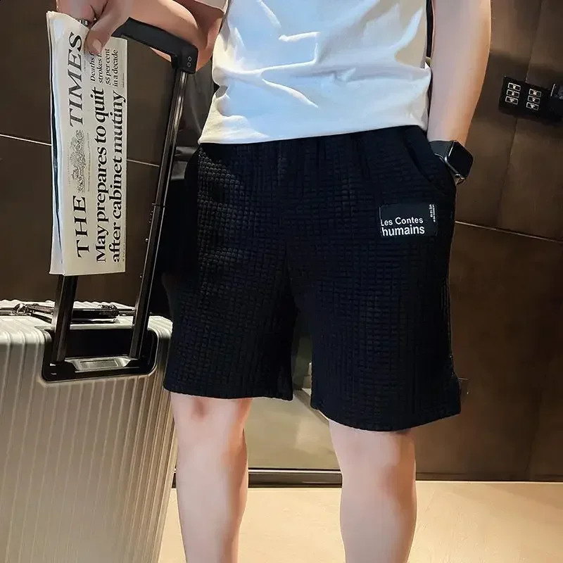 Mens shorts waffle white loose mens shorts with wide pockets Y2k pants 2024 personalized 3rd quarter elastic essential Xxl240810