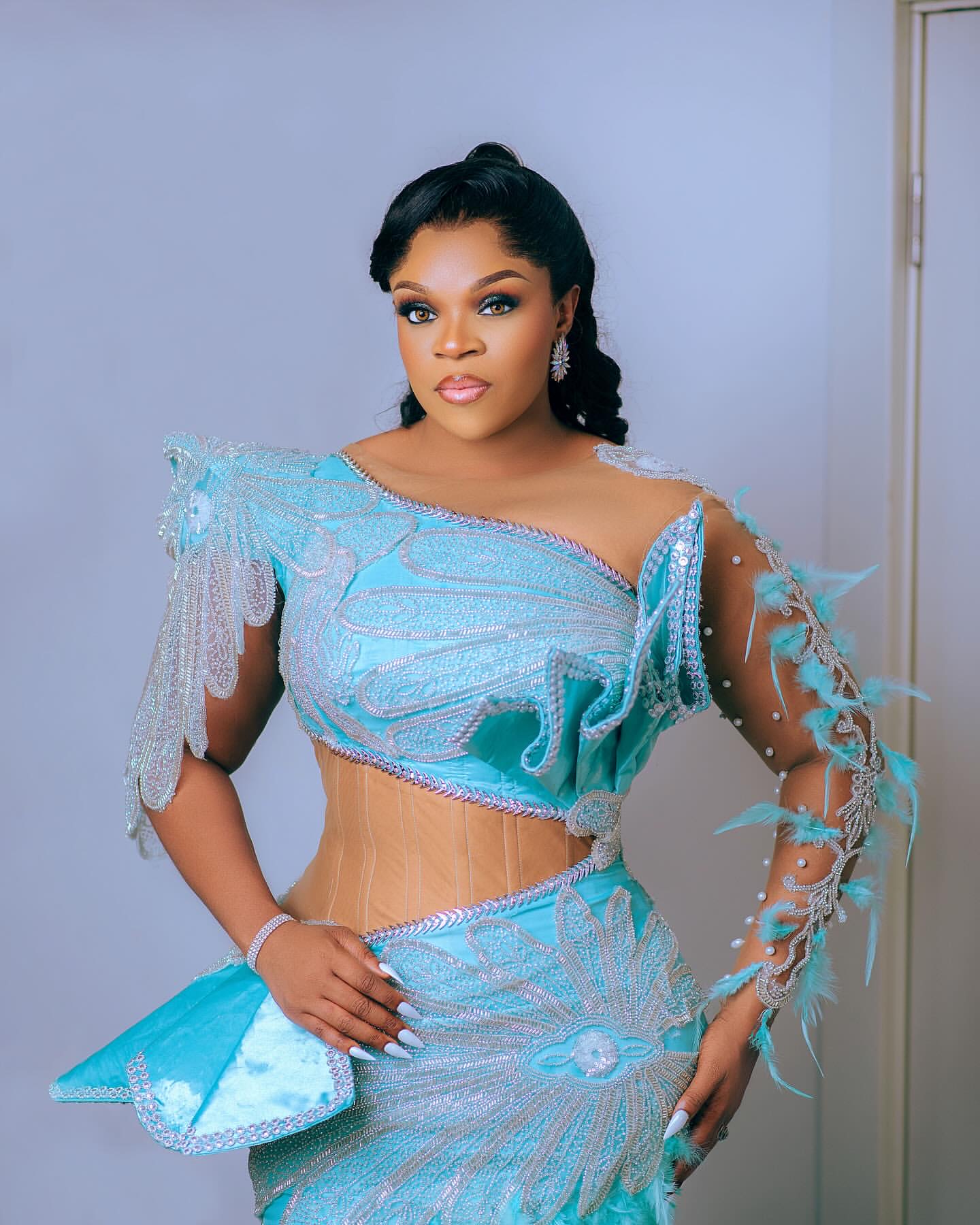 2024 Plus Size Light Sky Blue Mermaid Prom Dress Lacefull Promdress Feathers Crystals Evening Formal Party Second Reception Birthday Engagement Gowns 