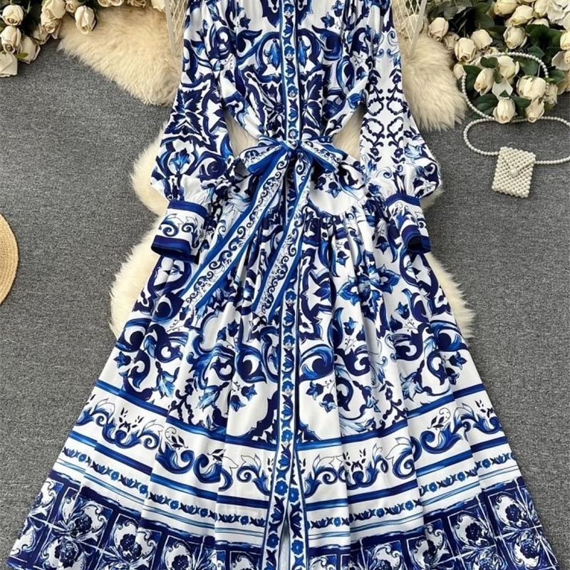Runway red blue white porcelain printed holiday long skirt for women standing single chest loose lace top with pants vest240810