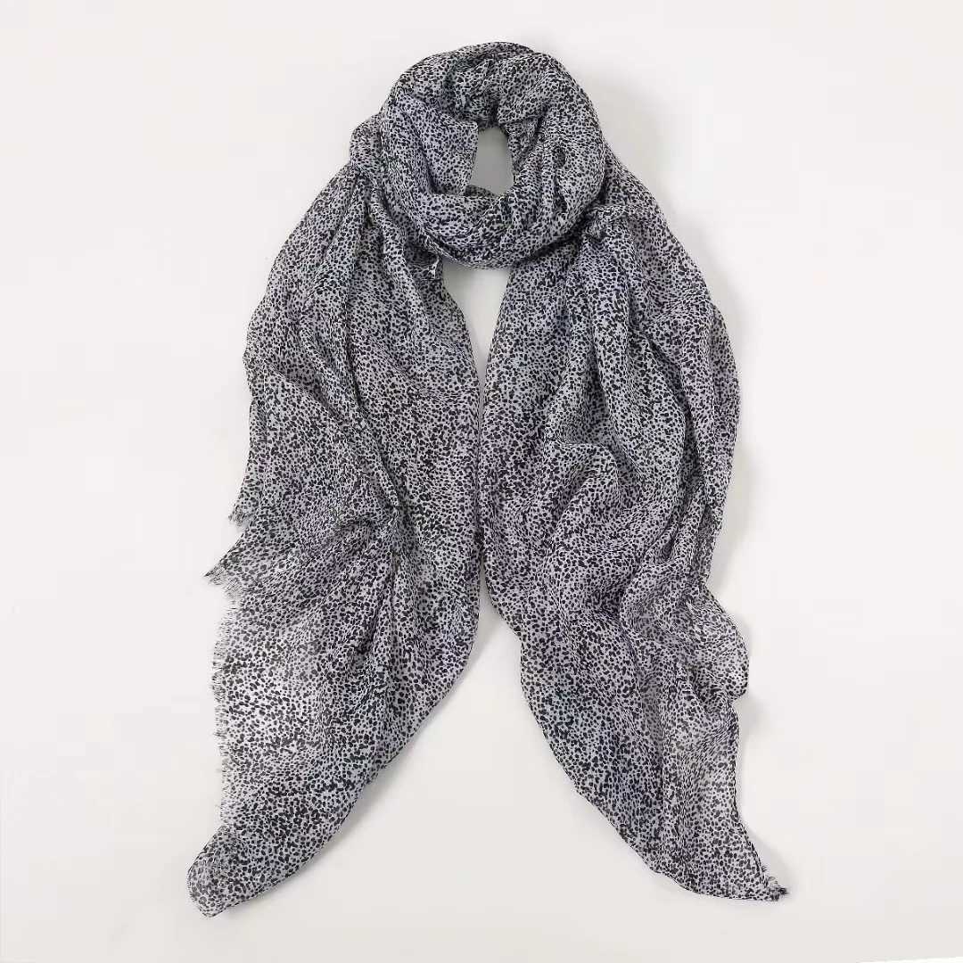 2021 Fashion Leopard Printed Edge Scarf ShAWl Long Soft Beach Headscarf 2 Colors Free 1 W240810