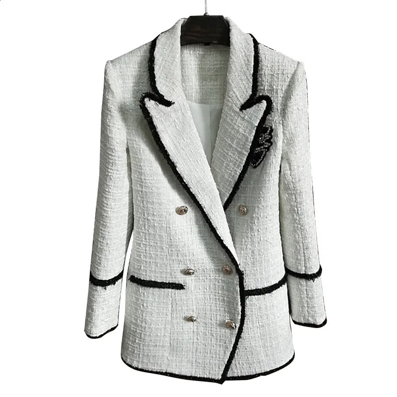 Autumn Classic Sequinned Tweed Blazers Women Rhinestone Badge in Jackets Female Metal Lions Head Buckle Slim Fit Suit 240812