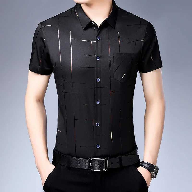 New Mens Business Casual Short Sleeved Shirt No Iron and Wrinkle Resistant TopXJ240812