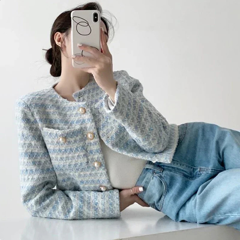 Elegant Pearls Buttons Cropped Jacket Women Korean Fashion Round Neck Tweed Coat Female Pockets Chic Outwear Short Tops Clothes 240812