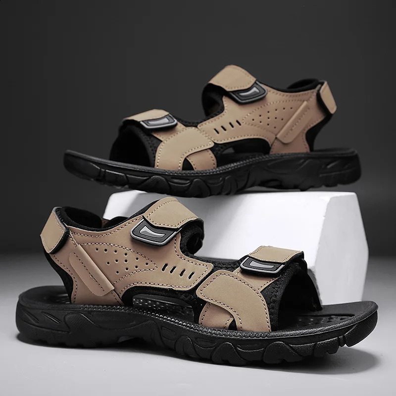 Sandals for men summer wear teenage beach sandals non-slip wear-resistant trend driving outdoor dual-use D633 240812