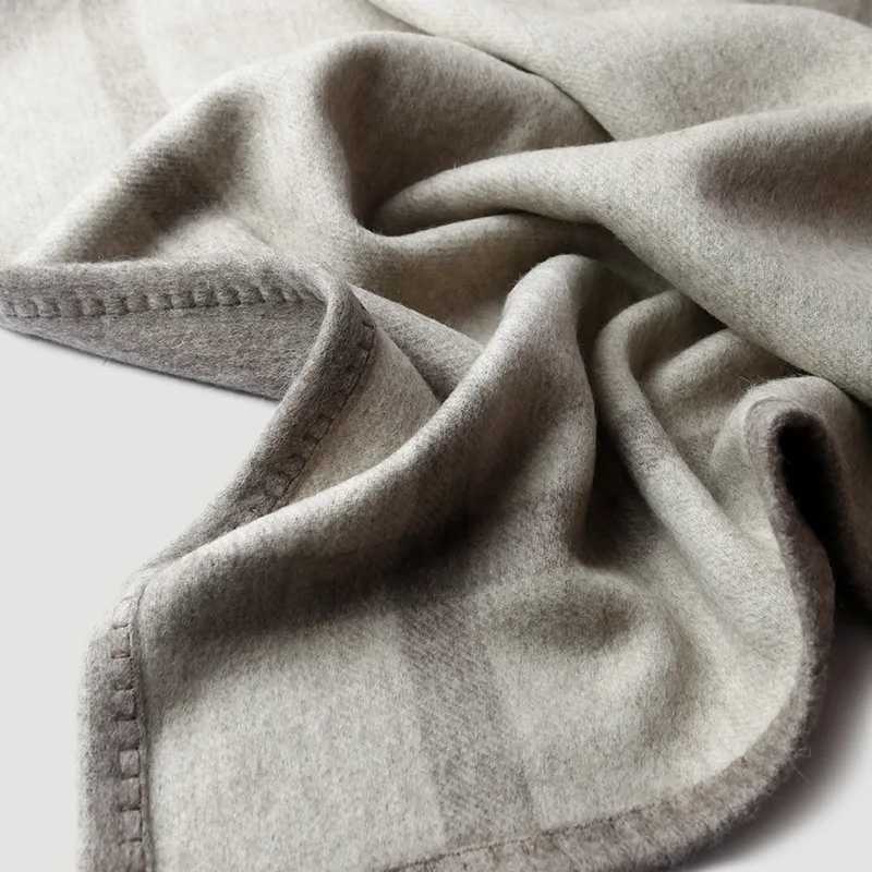 Flat weave wool blanket double-sided jacquard 200X150CM large-sized long raincoat suitable for womens warm pants thick blanket packaging W240810