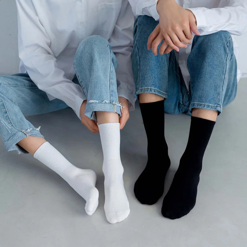 5 Pairs Men Crew Socks Black And White Middle Tube Streetwear Soft Breathable Cotton Casual 24