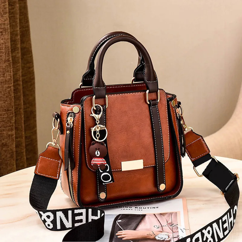 Retro Womens Handbag Korean Simple and Casual Tote Bag Temperament Ladies One Shoulder Crossbody Small square bag 240812Z