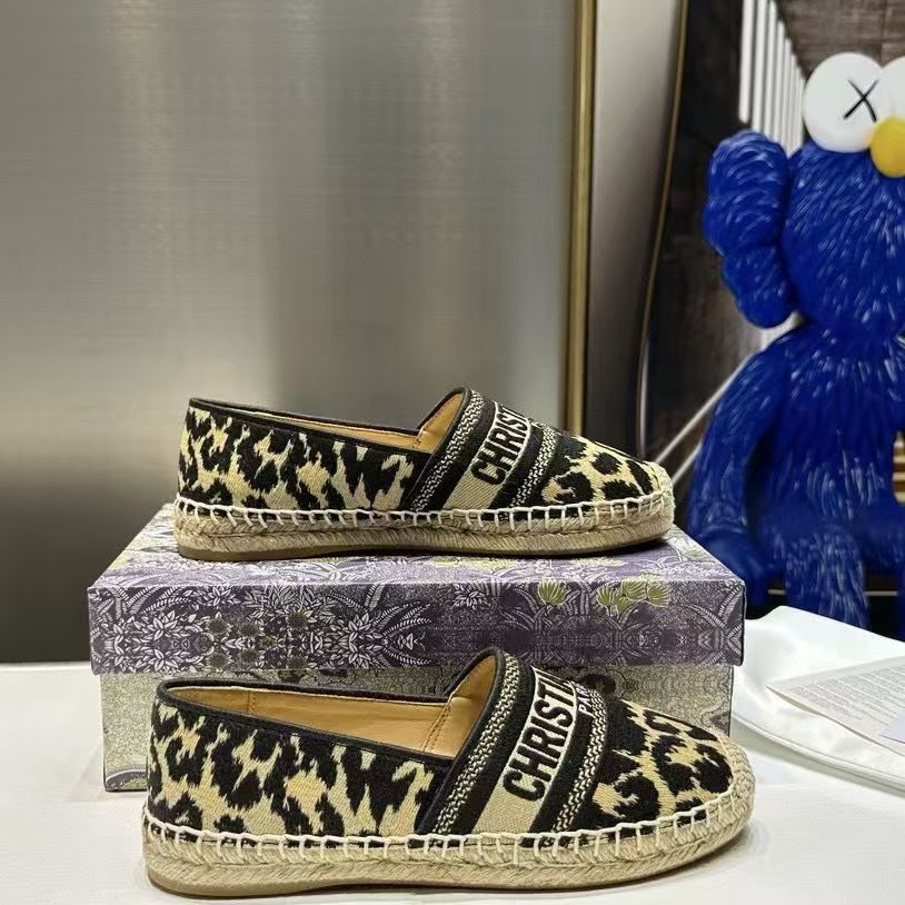 Embroidered women's single shoes lazy straw knitting 2024 new style of a slip-on flat thick sole fisherman shoes