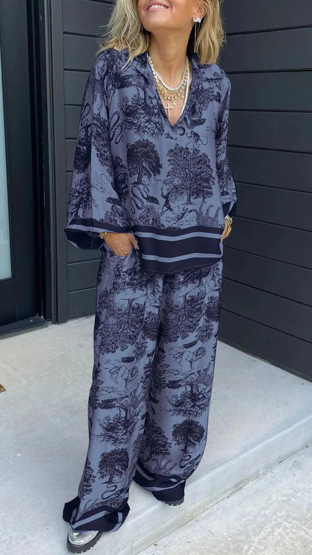 Summer Fashion Ink Print Two Piece Set Women Causal V-neck Shirt Wide Leg Pants Satin Two Piece Set Women 240812